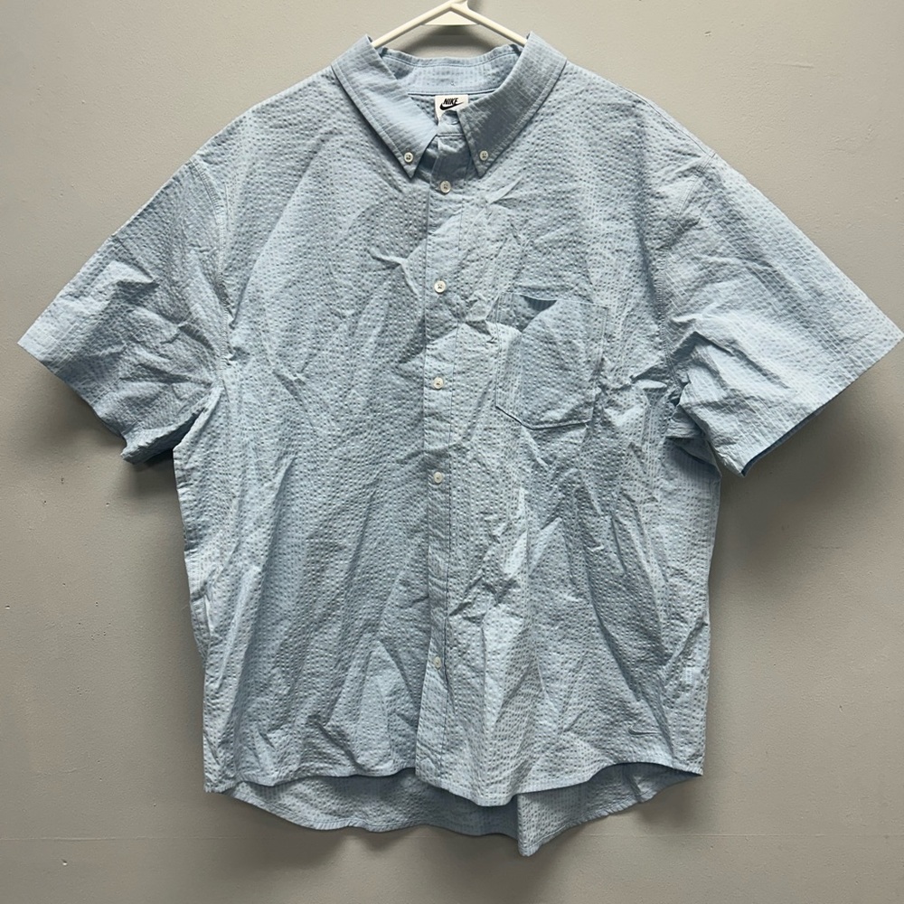 Nike Life Men's Short-Sleeve Seersucker Button-Down Shirt